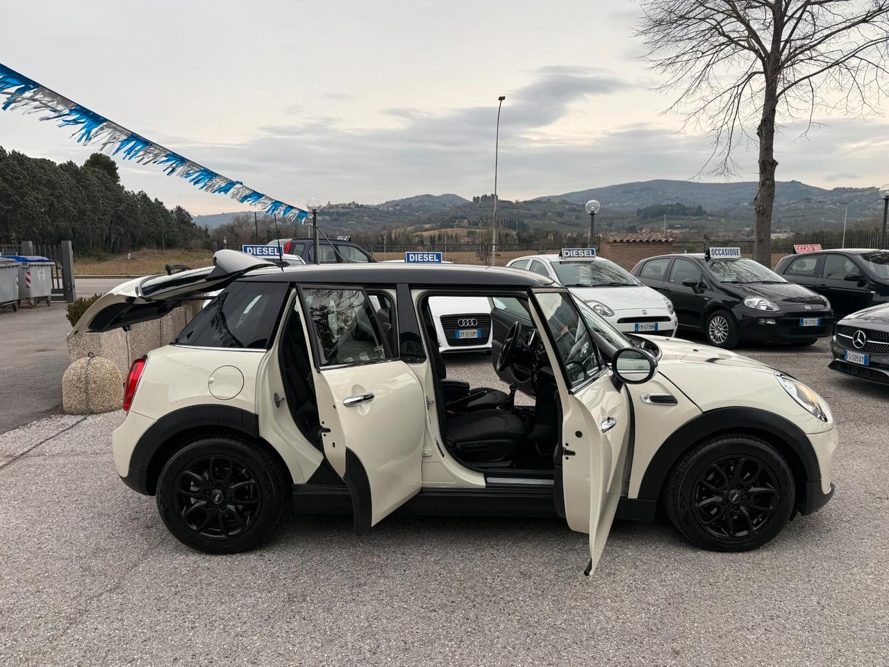 " UNA CHICCA " Mini 1.5 One D Business 5 porte