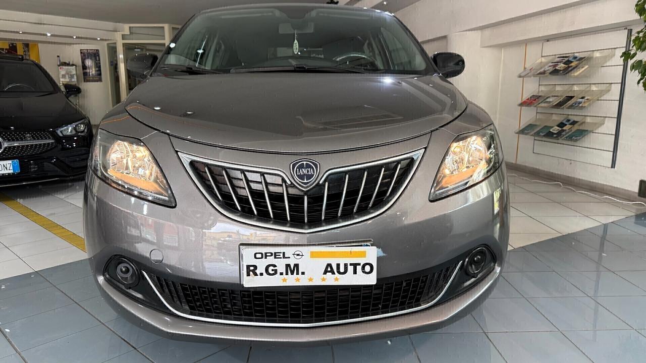 Lancia Ypsilon 1.0 FireFly 5 porte S&S Hybrid Silver
