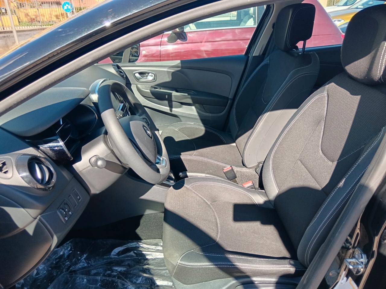 Renault Clio dCi 8V 90CV EDC Start&Stop 5 porte Energy Intens