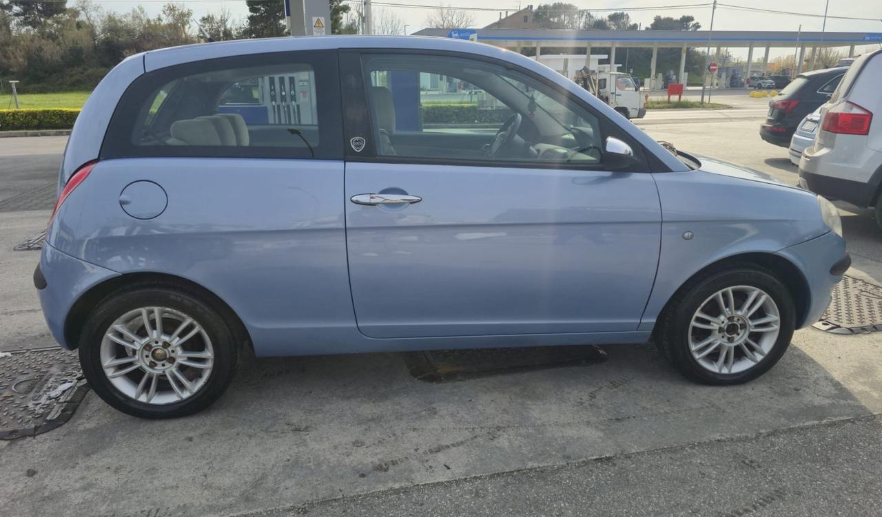 Lancia Ypsilon 1.2 Argento