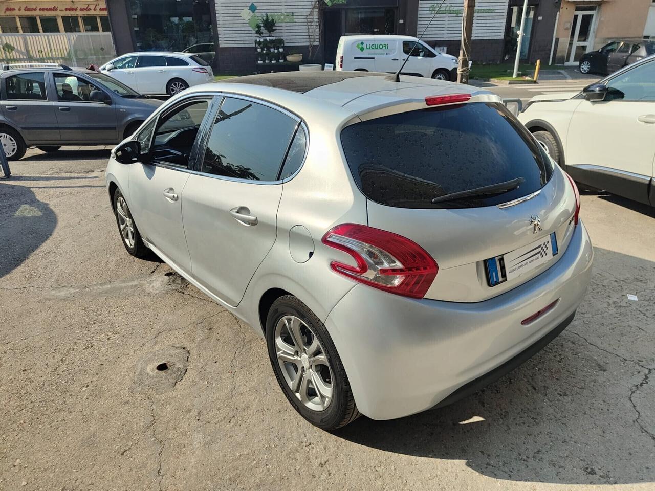 Peugeot 208 1.4 HDi 68 CV 5 porte