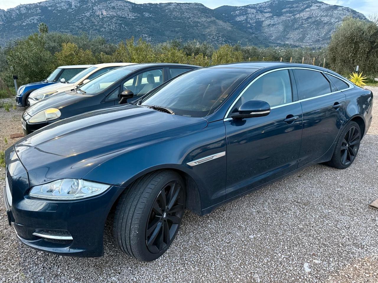 Jaguar XJ X351