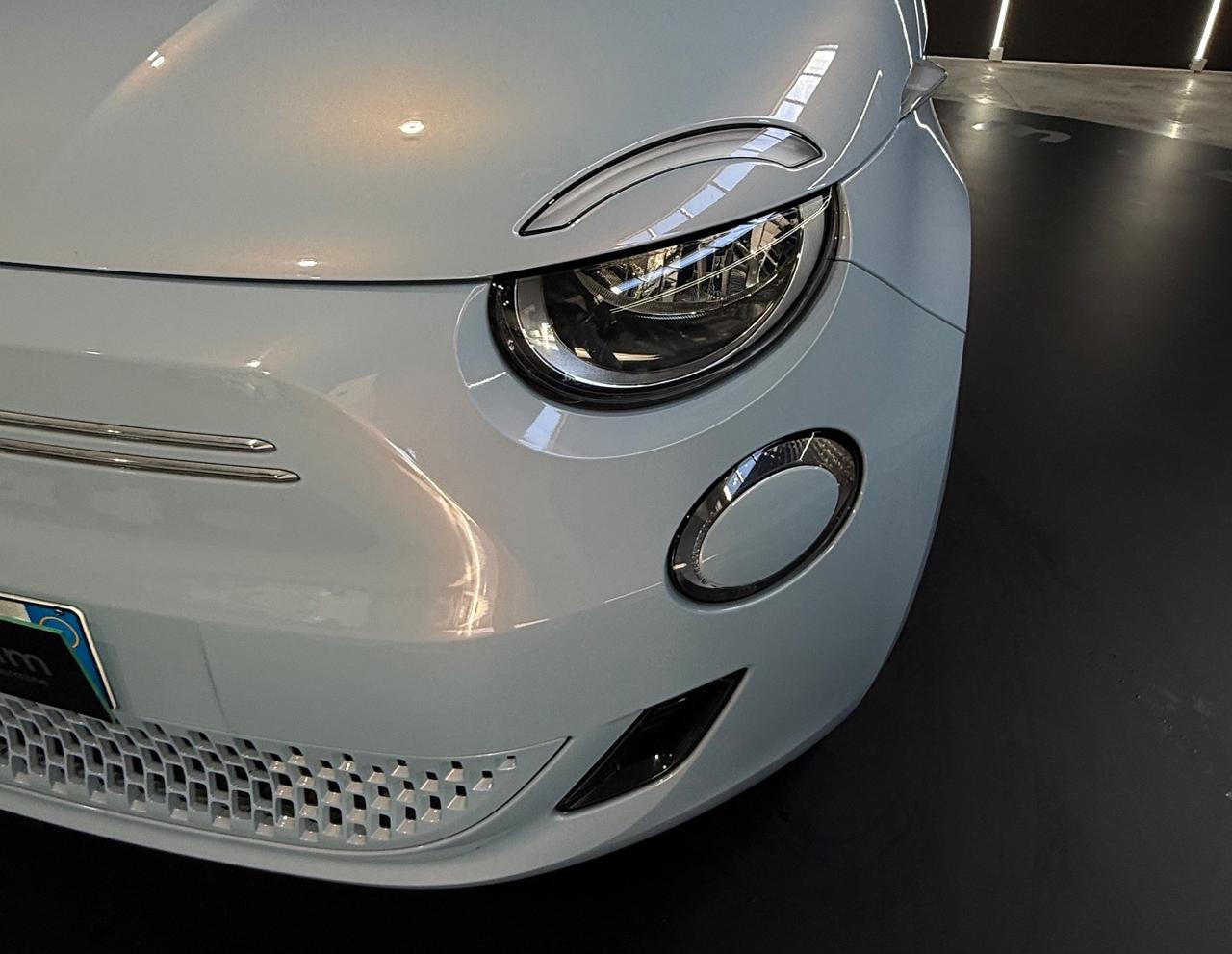 Fiat 500 500e Berlina 42 kWh Passion