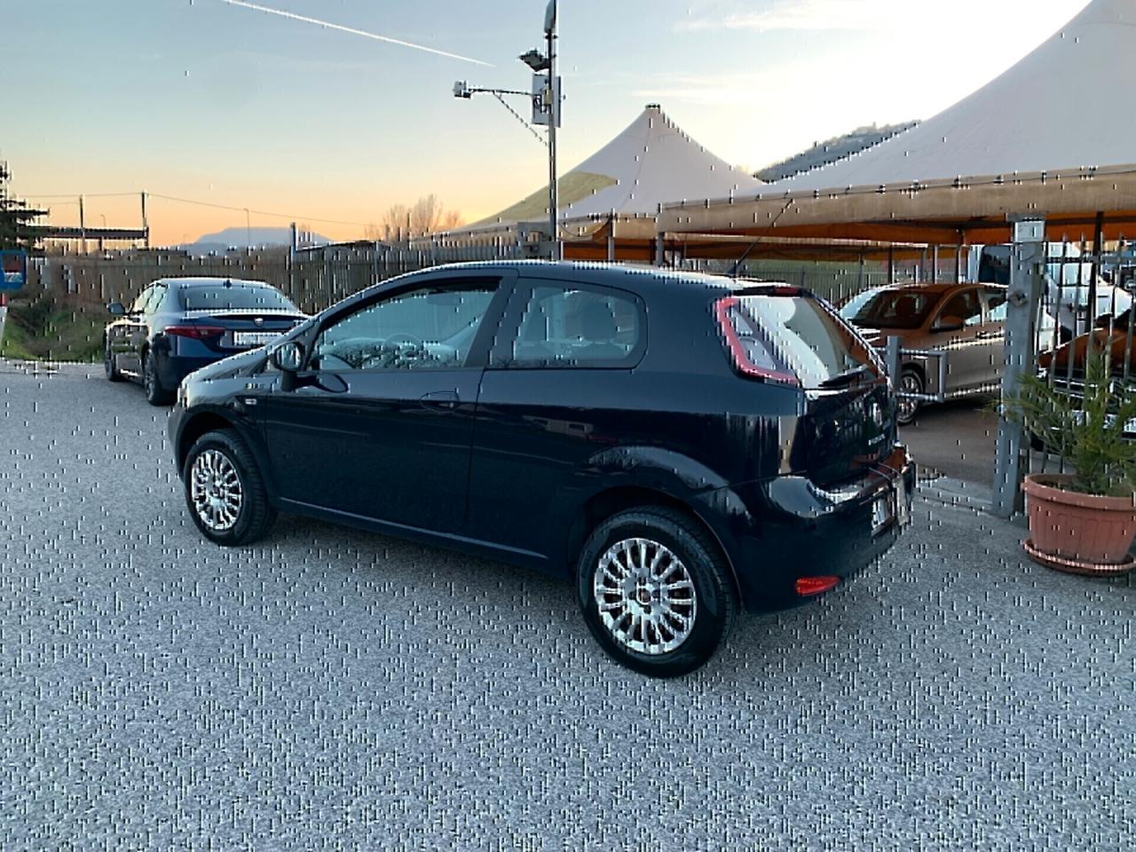 Fiat Punto 1.4 8V Natural Power Young