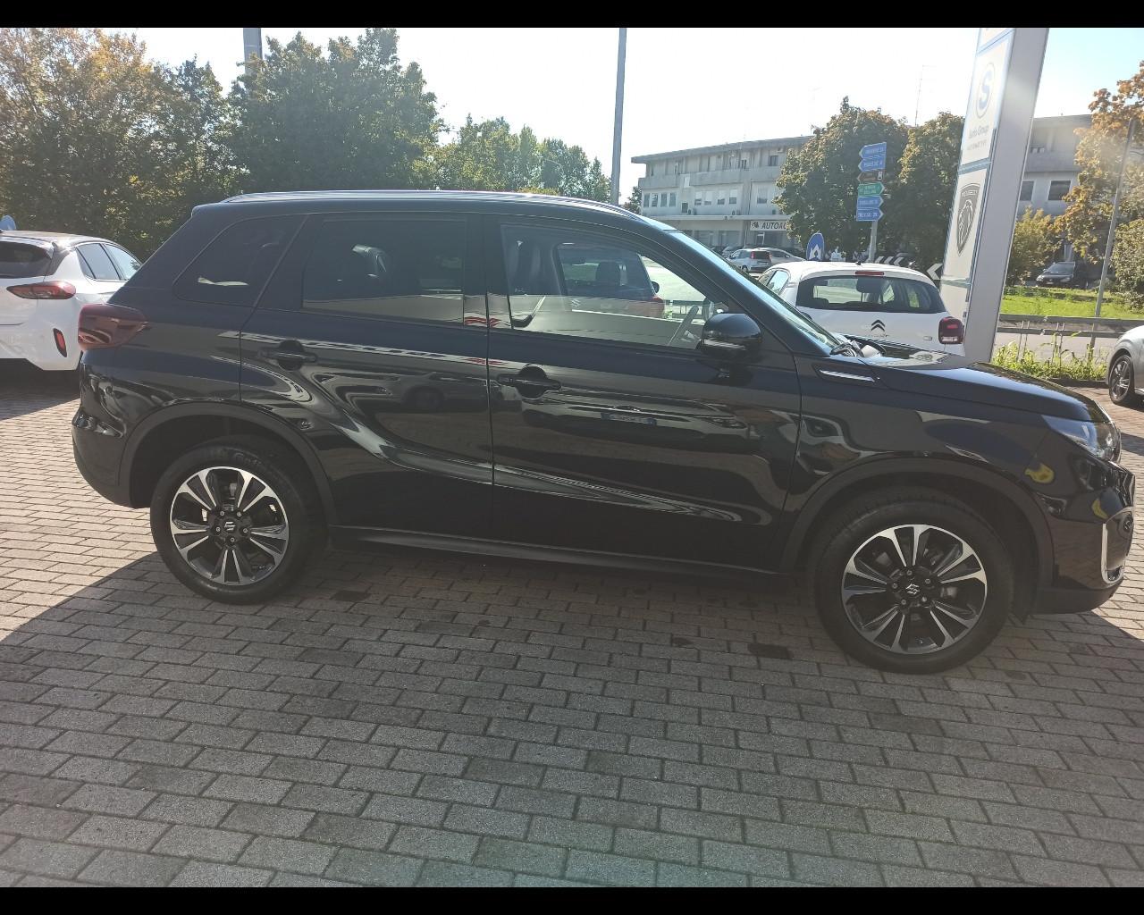 SUZUKI Vitara (2015) - Vitara 1.4 Hybrid Top