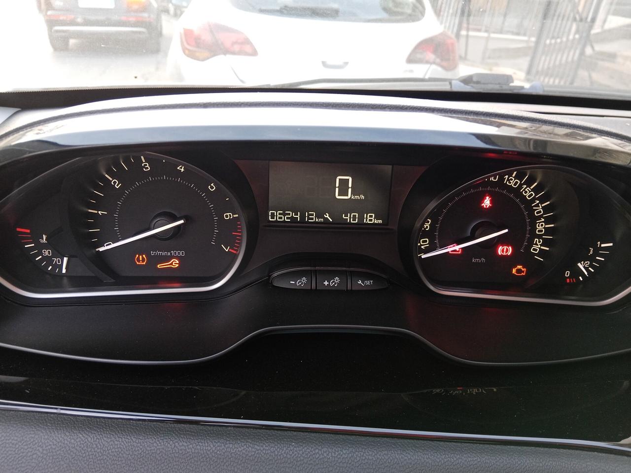Peugeot 208 PureTech 82 5 porte Allure