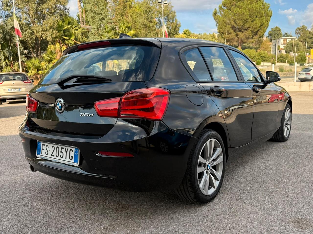 Bmw 116 116d 5p. Urban