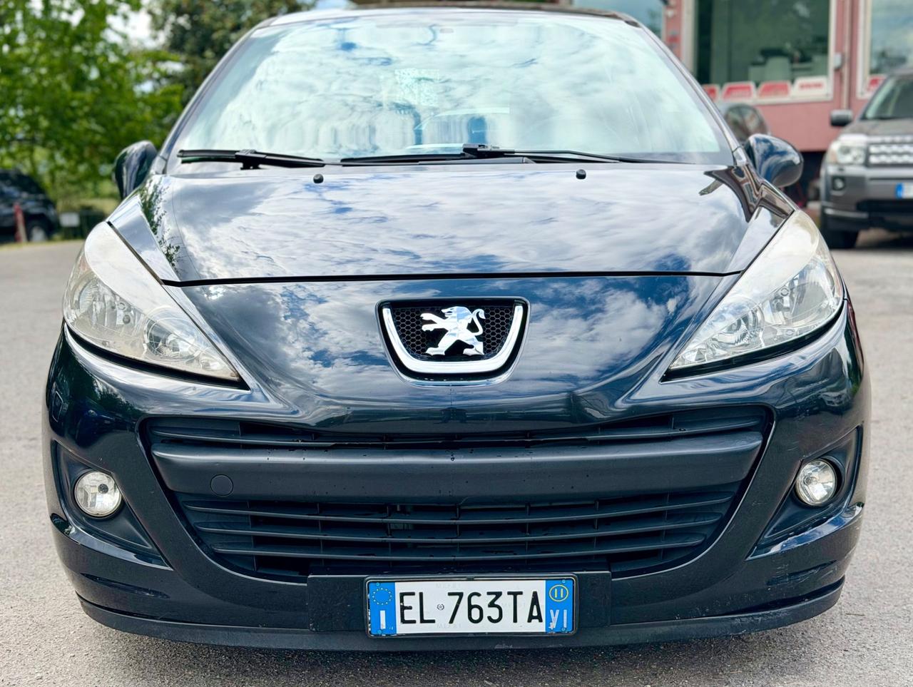 Peugeot 207 2011 1.4 8V 75CV 5p. Ok neopatentati ! ! !
