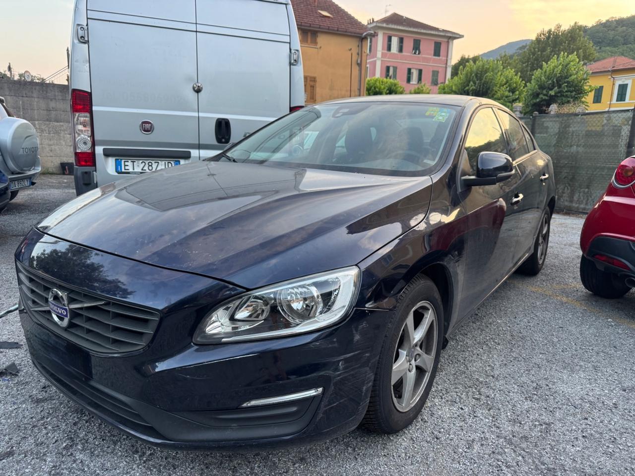 VOLVO S60 2.0 120CV MOTORE ROTTO NON PARTE