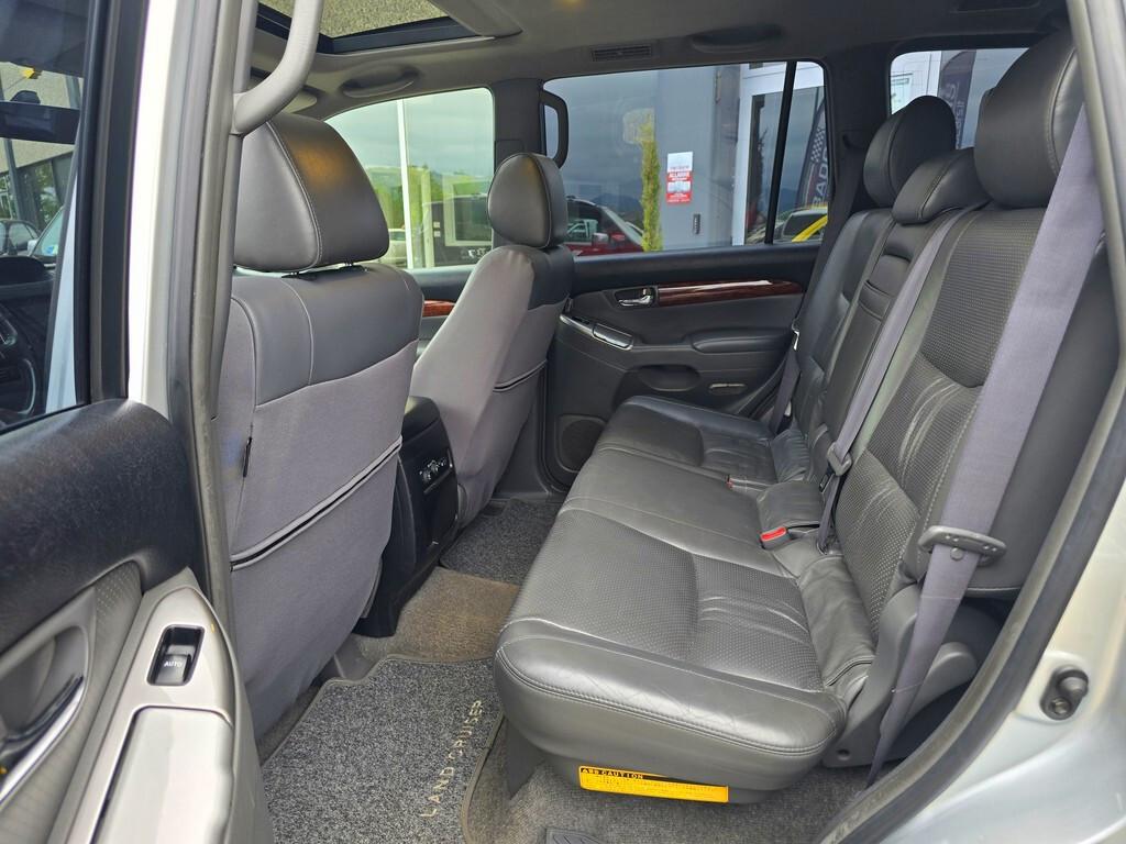 Toyota Land Cruiser 3.0 D-4D WAGON 8 POSTI