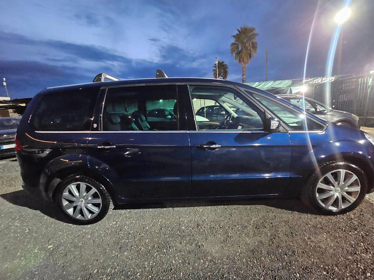 Ford Galaxy 2.0 TDCi 140 CV Ghia