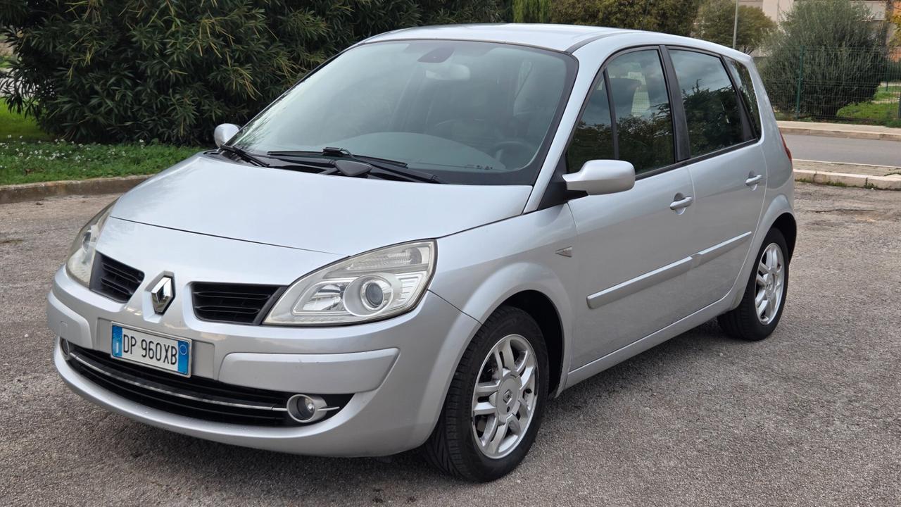 Renault Sceni 1.5 dCi/105CV Serie Speciale