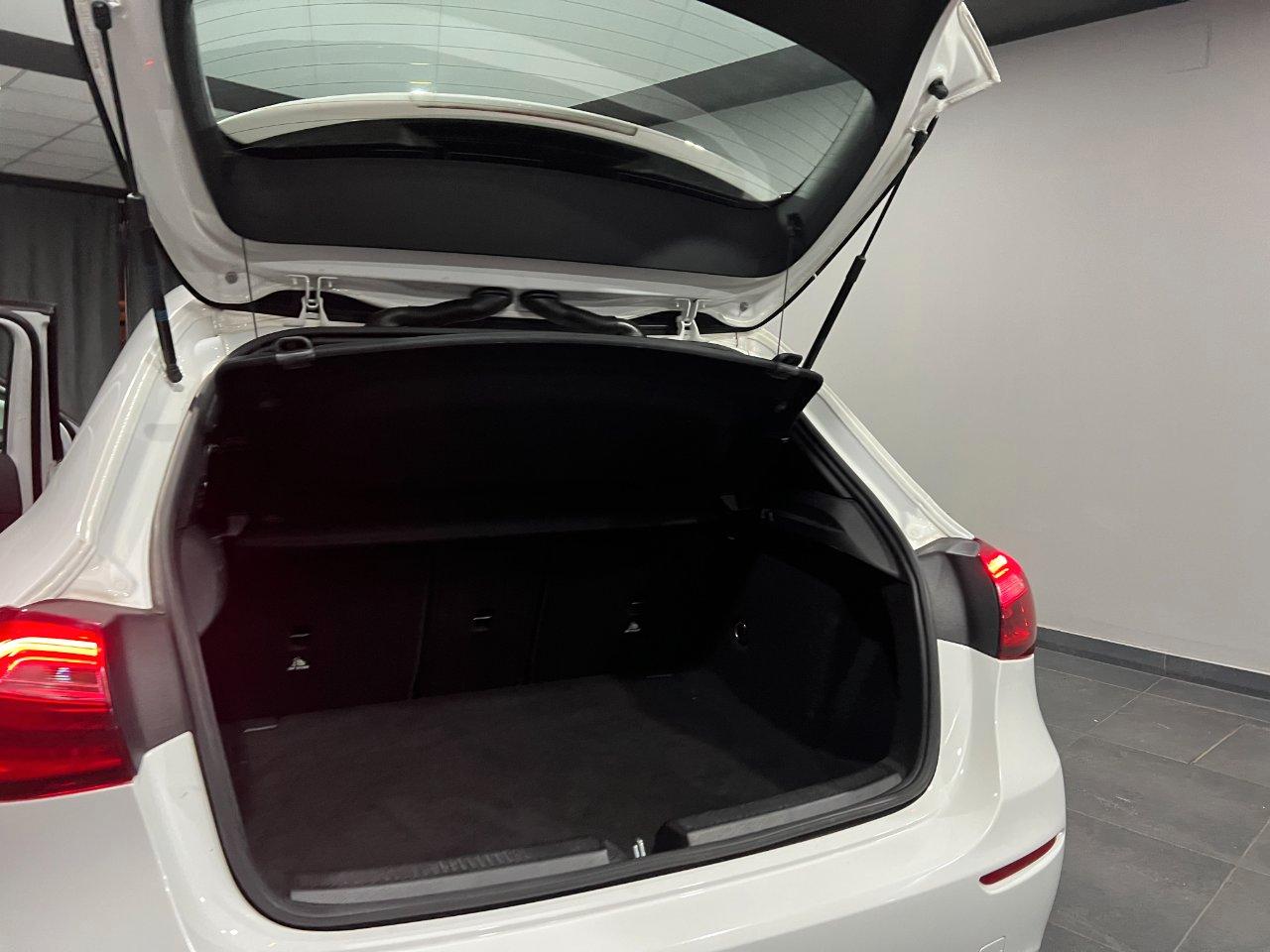Mercedes A 180 w 177 d auto SPORT Navi / Retrocamera