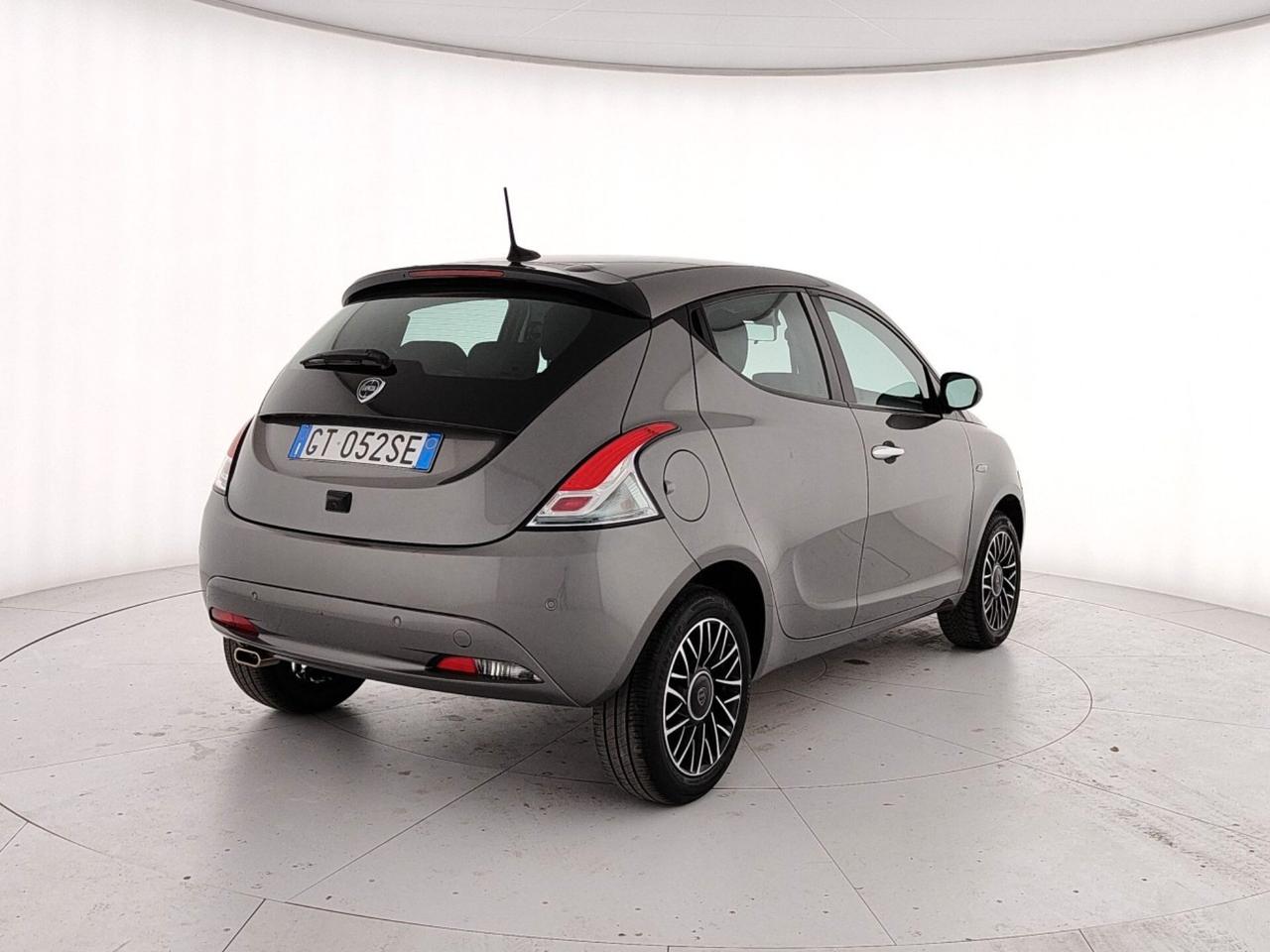 Lancia Ypsilon 1.0 FireFly 5 porte S&S Hybrid Platino