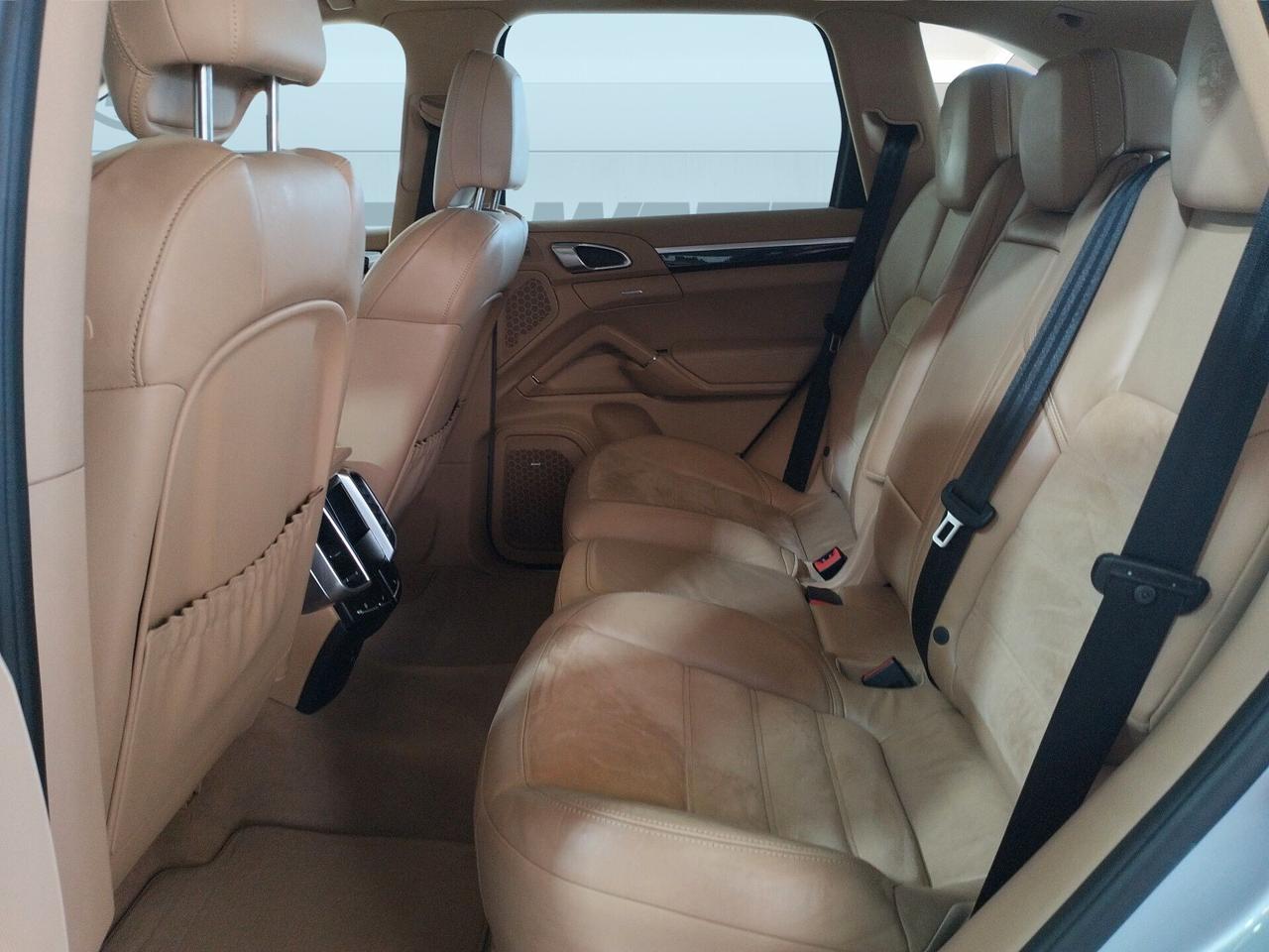 Porsche Cayenne 3.0 Platinum Edition tiptronic