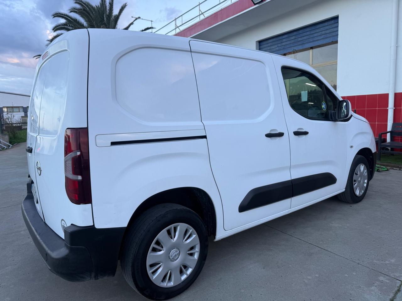 Opel Combo 3 posti 1.5 Diesel aziendale fatturabile