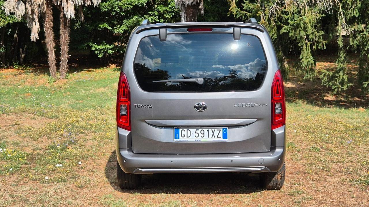 Toyota Proace City Verso 1.2 110 CV S&S Short D Executive 2021 PERFETTA leggi testo