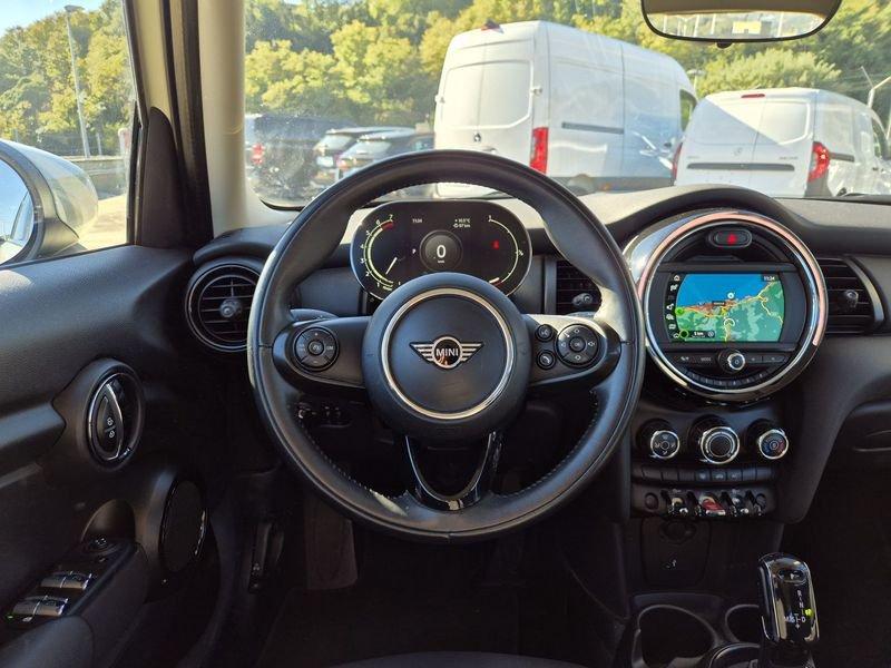 MINI Mini 5 porte Mini 5p 1.5 One Baker Street 102cv auto