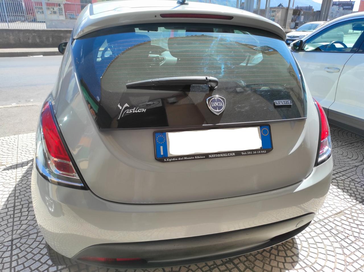Lancia Ypsilon 2021 1.0 hybrid ubs aux bluetooth