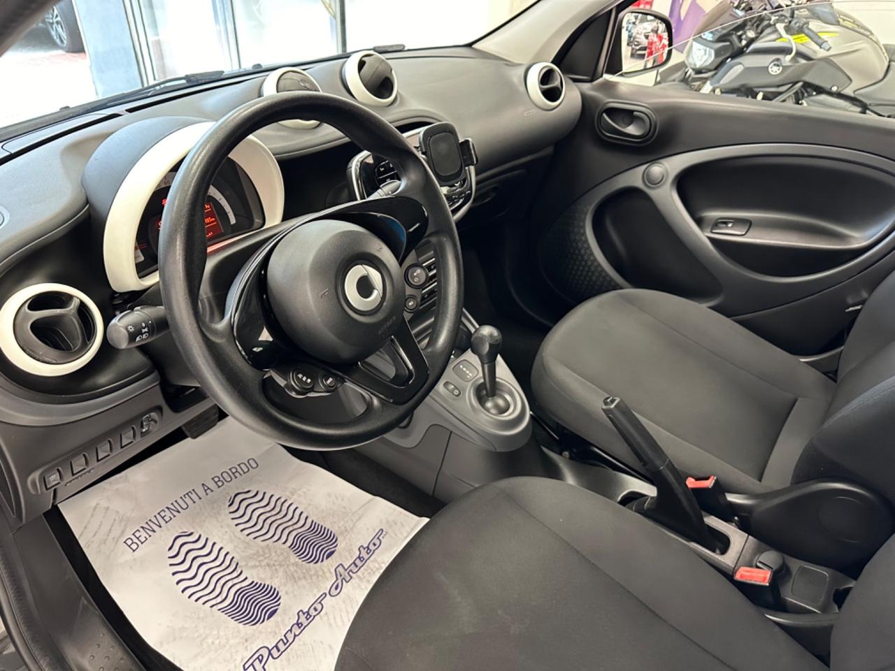 Smart ForFour 70 1.0 twinamic Youngster