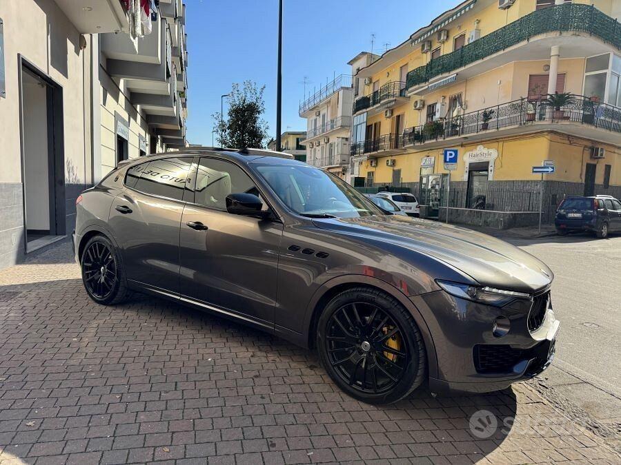 Maserati levante 3.0d 275 gransport certificata