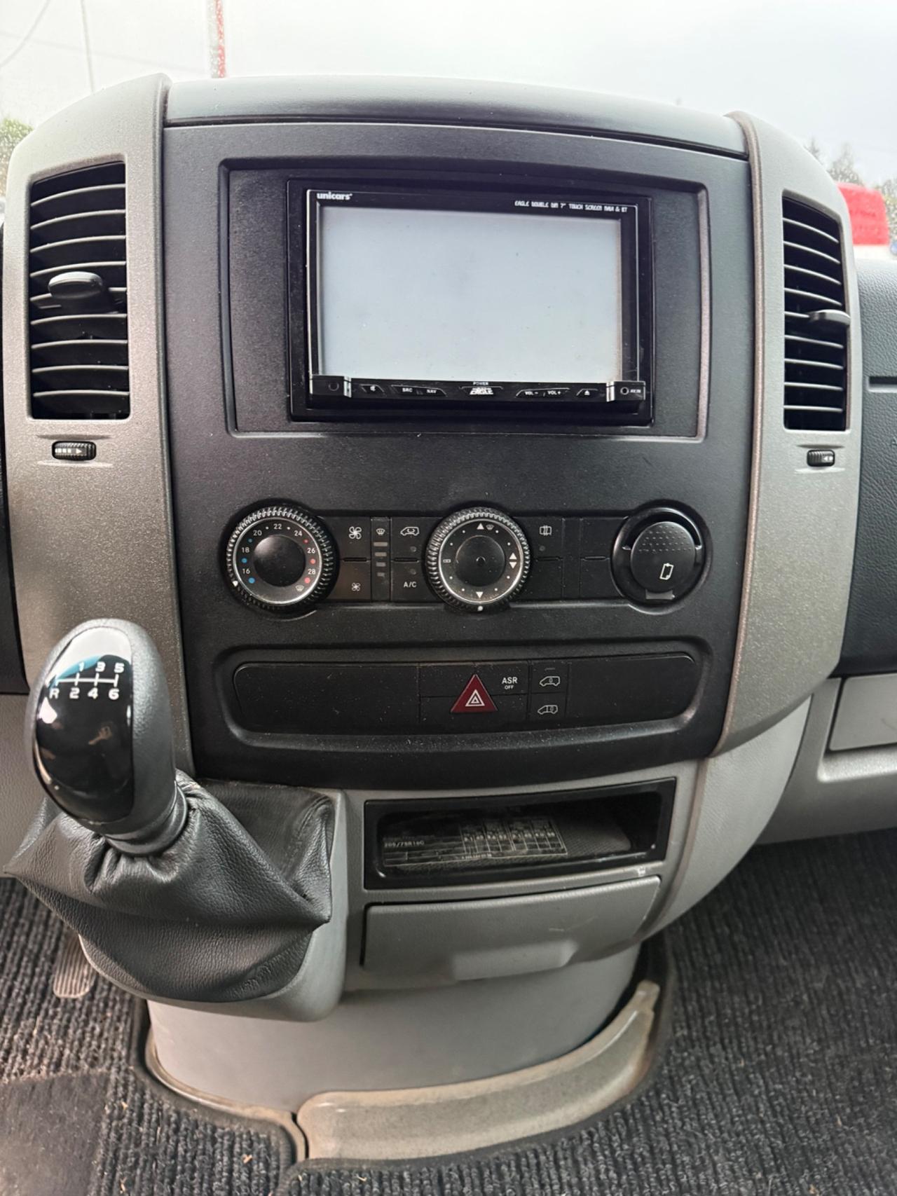 Mercedes Benz sprinter L2H2