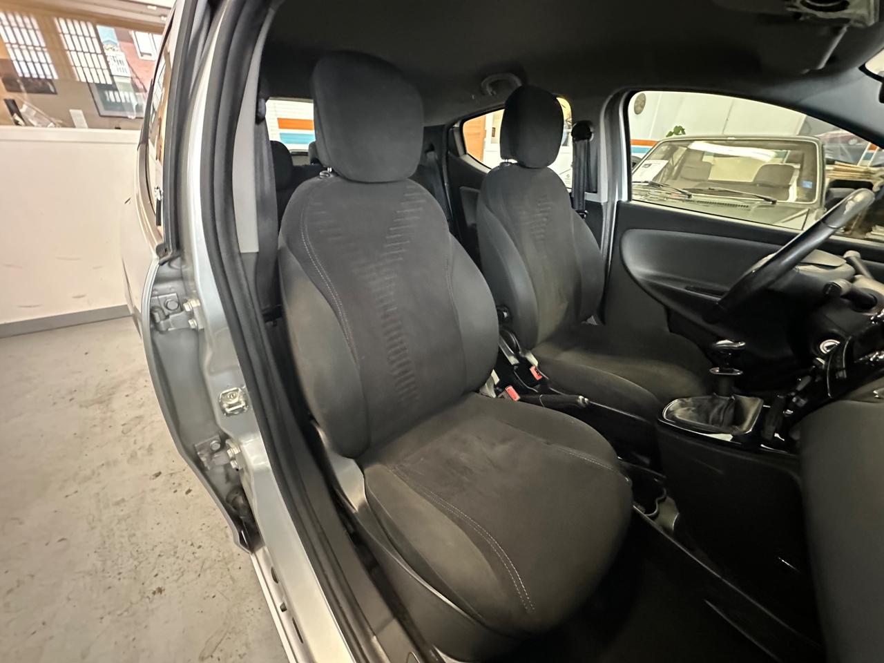 Lancia Ypsilon 1.2 69 CV 5 porte Gold