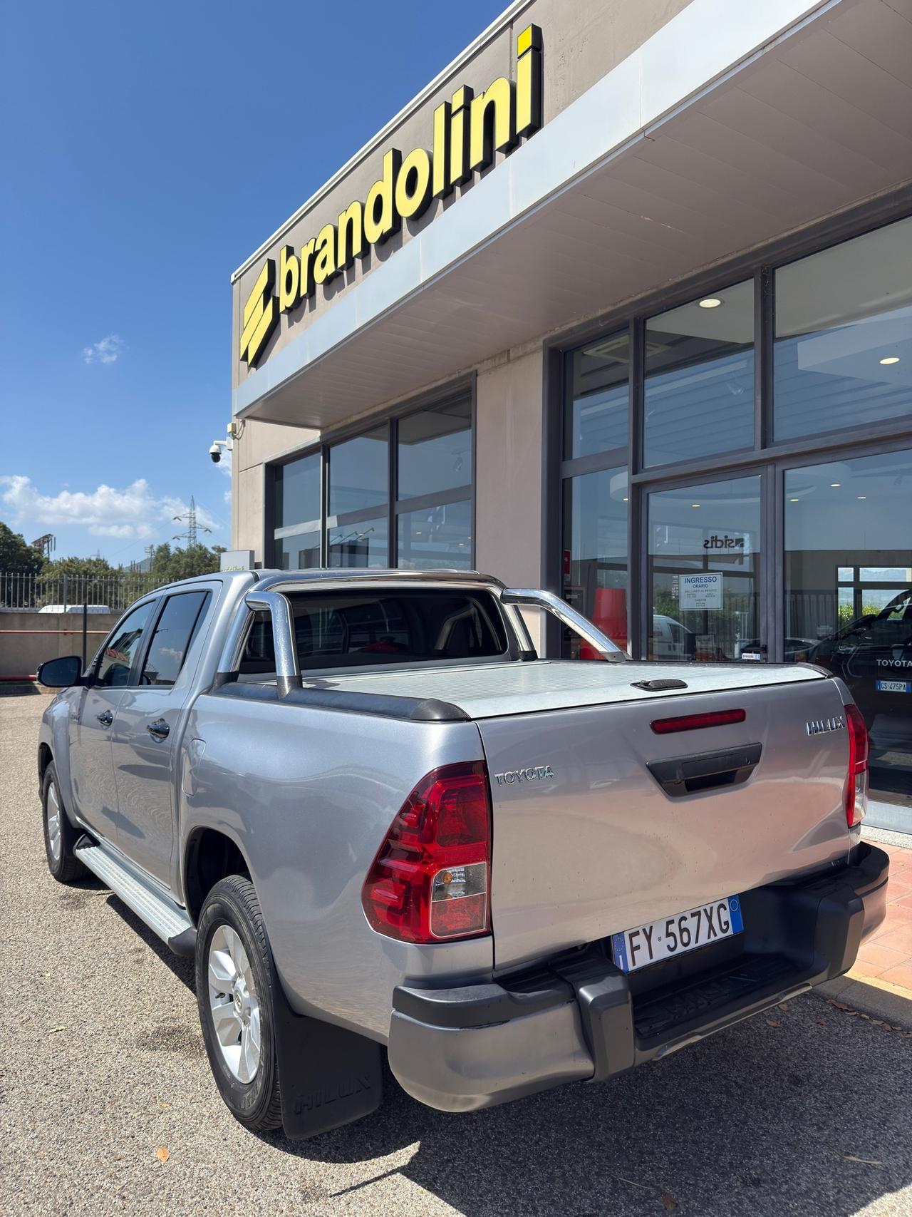 Toyota Hilux 2.4 D-4D 4WD Lounge my20" IVA ESPOSTA
