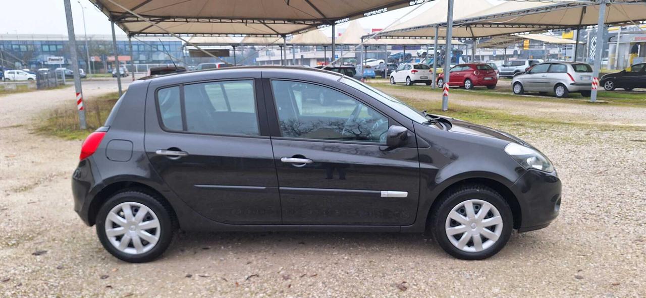 Renault Clio 1.2 16V 5 porte Dynamique