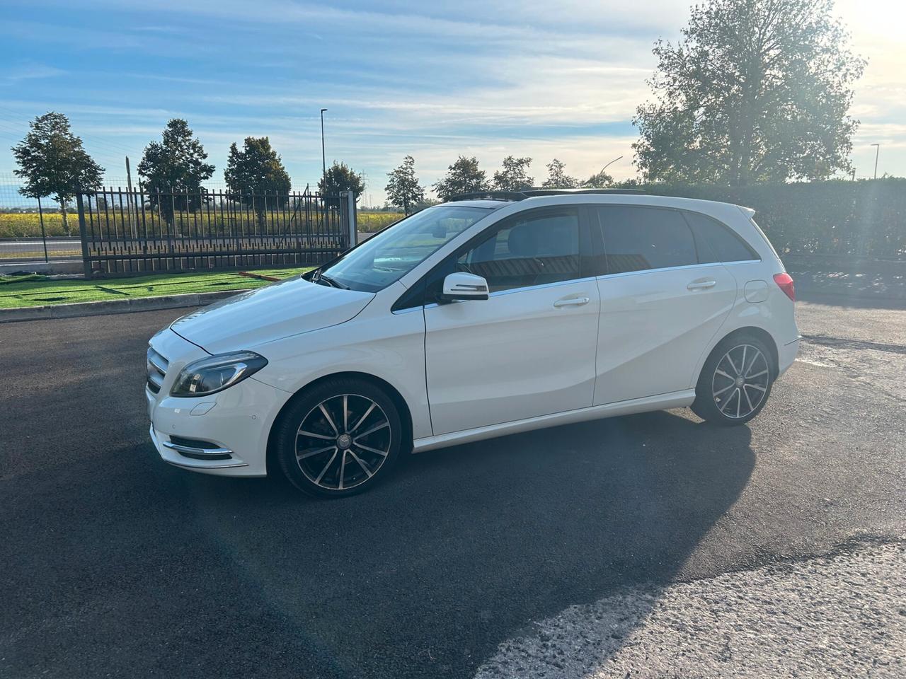 Mercedes-benz B 180 CDI BlueEFFICIENCY Premium ok neopatentati