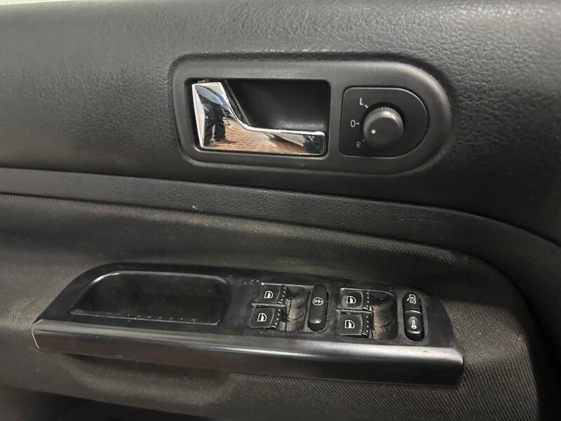 VOLKSWAGEN Golf 4ª serie Golf 1.6 16V cat 5 po...