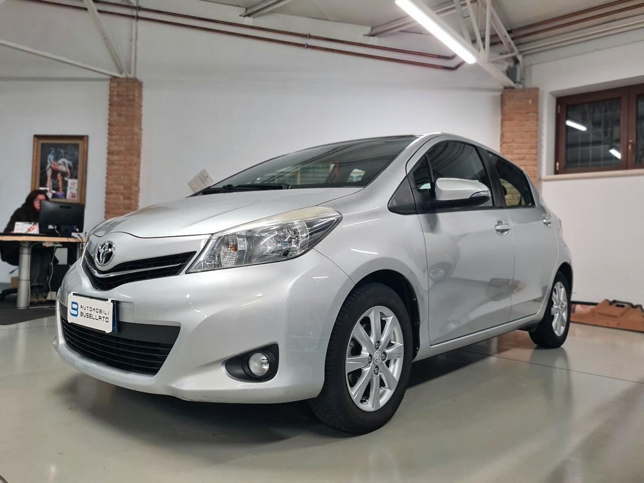 Toyota Yaris 1.3 5 porte Lounge ** NEOPATENTATI **