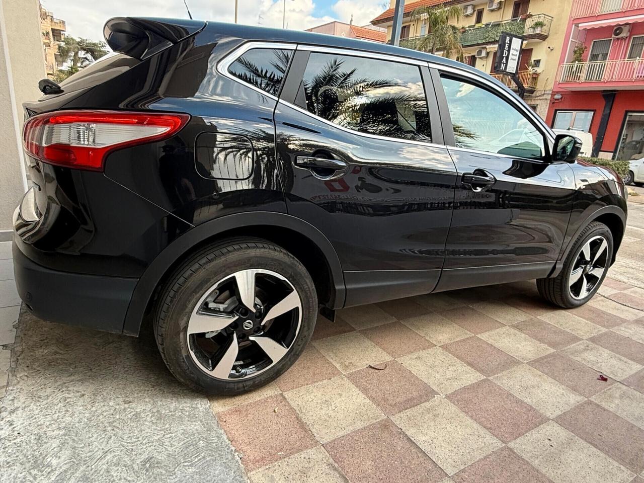 Nissan Qashqai 1.5 dCi TEKNA (GANCIO TRAINO)