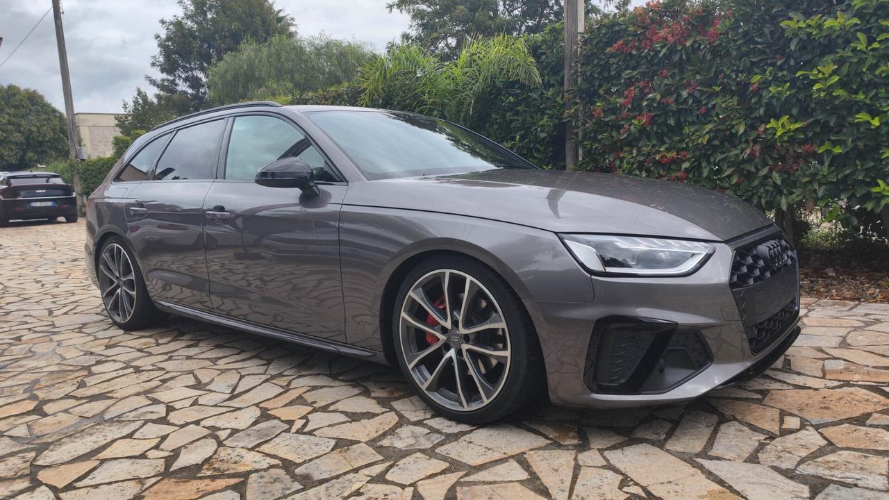 Audi A4 Avant 40 TDI S tronic line edition