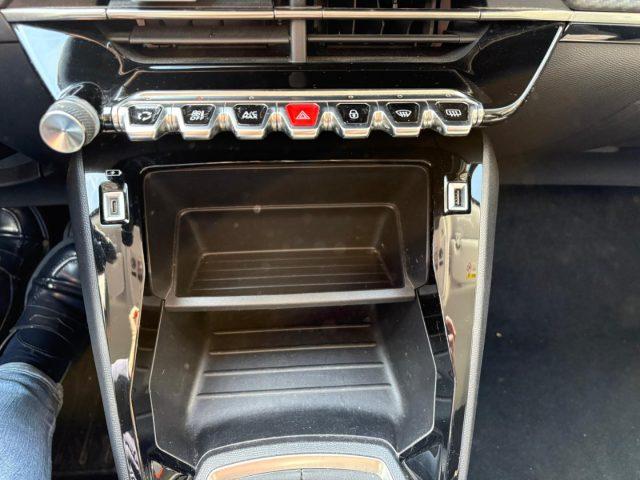 PEUGEOT 2008 BlueHDi 110 S&S Active