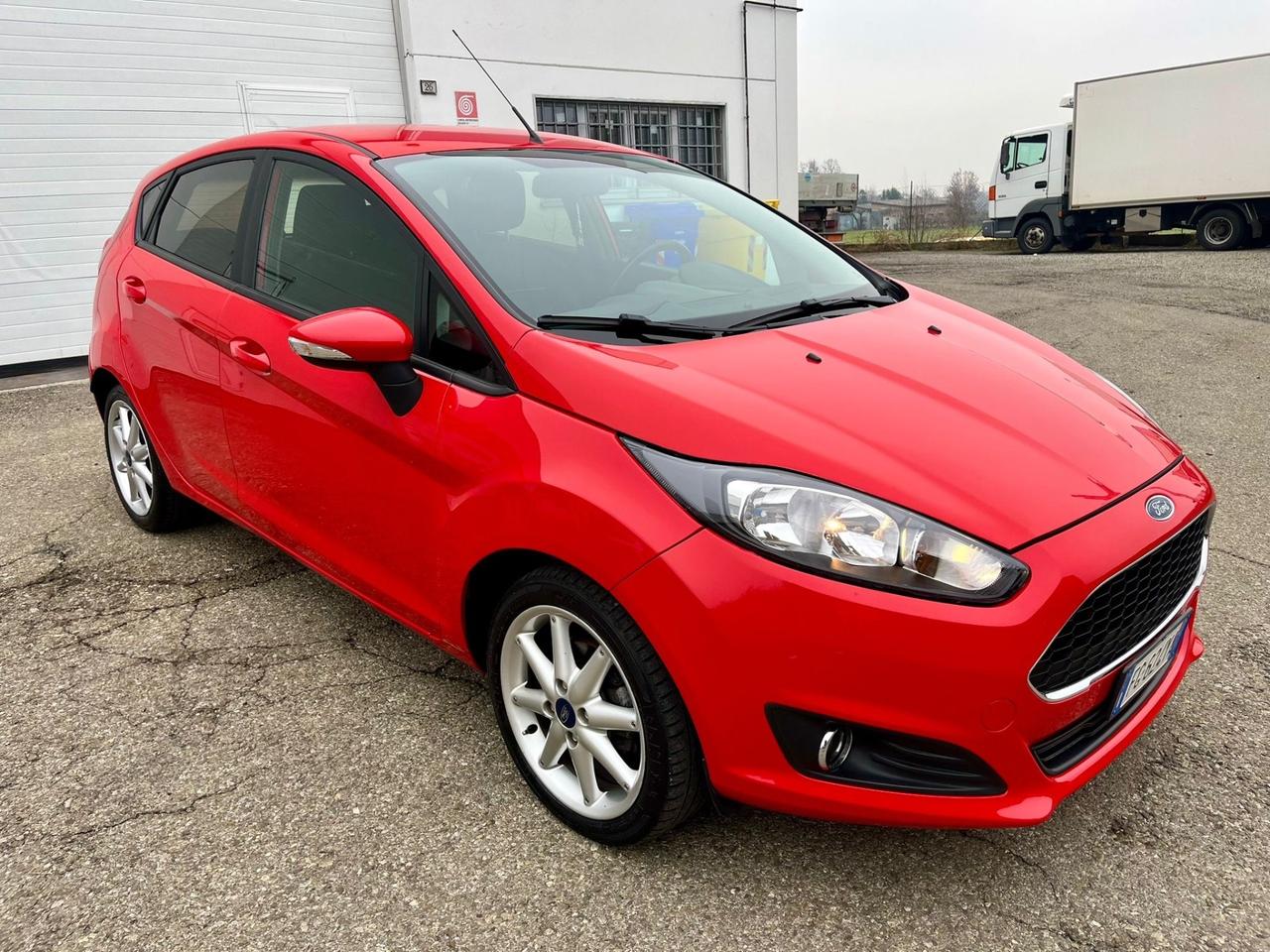 Ford Fiesta 1.2benz 2017 139.000km perfetta per neopatentati