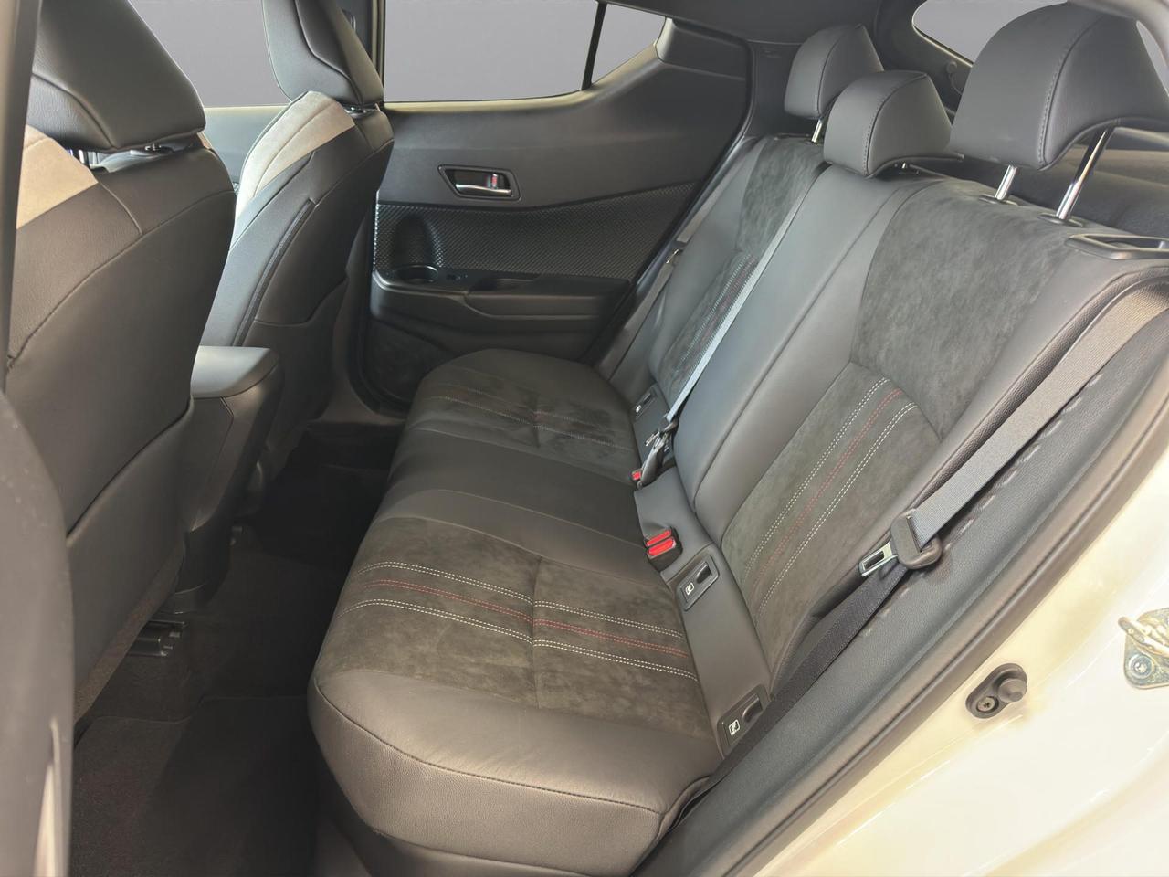 Toyota C-HR 2.0h GR Sport e-cvt