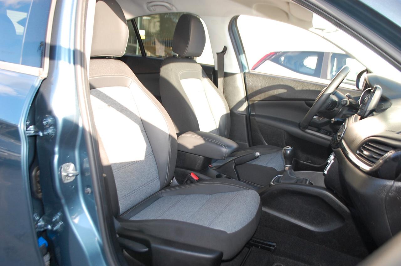 Fiat Tipo Cross II 5p 1.0 100CV Uff Italy Navi Led USB Lega