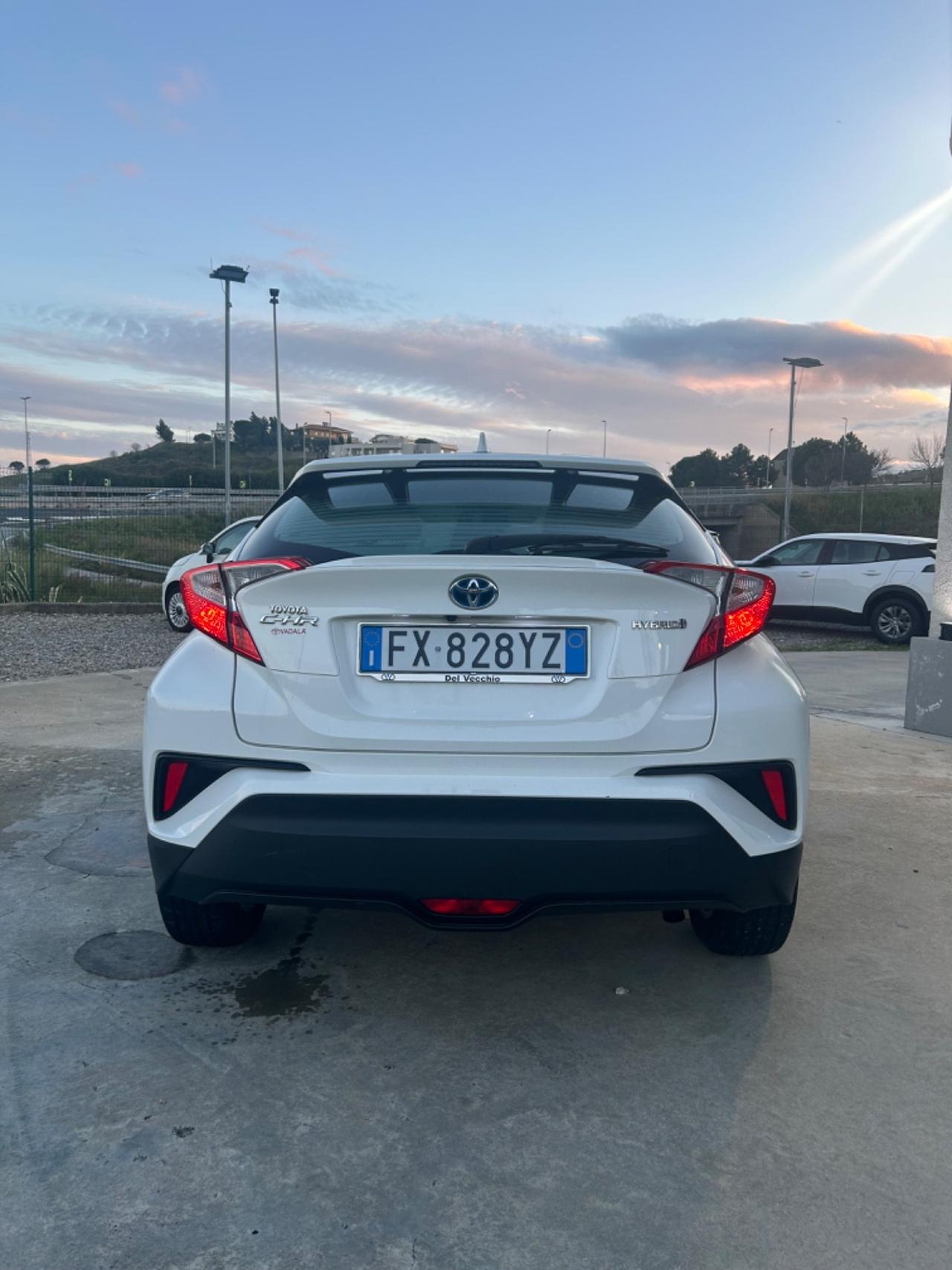 Toyota C-HR 1.8 Hybrid E-CVT Business