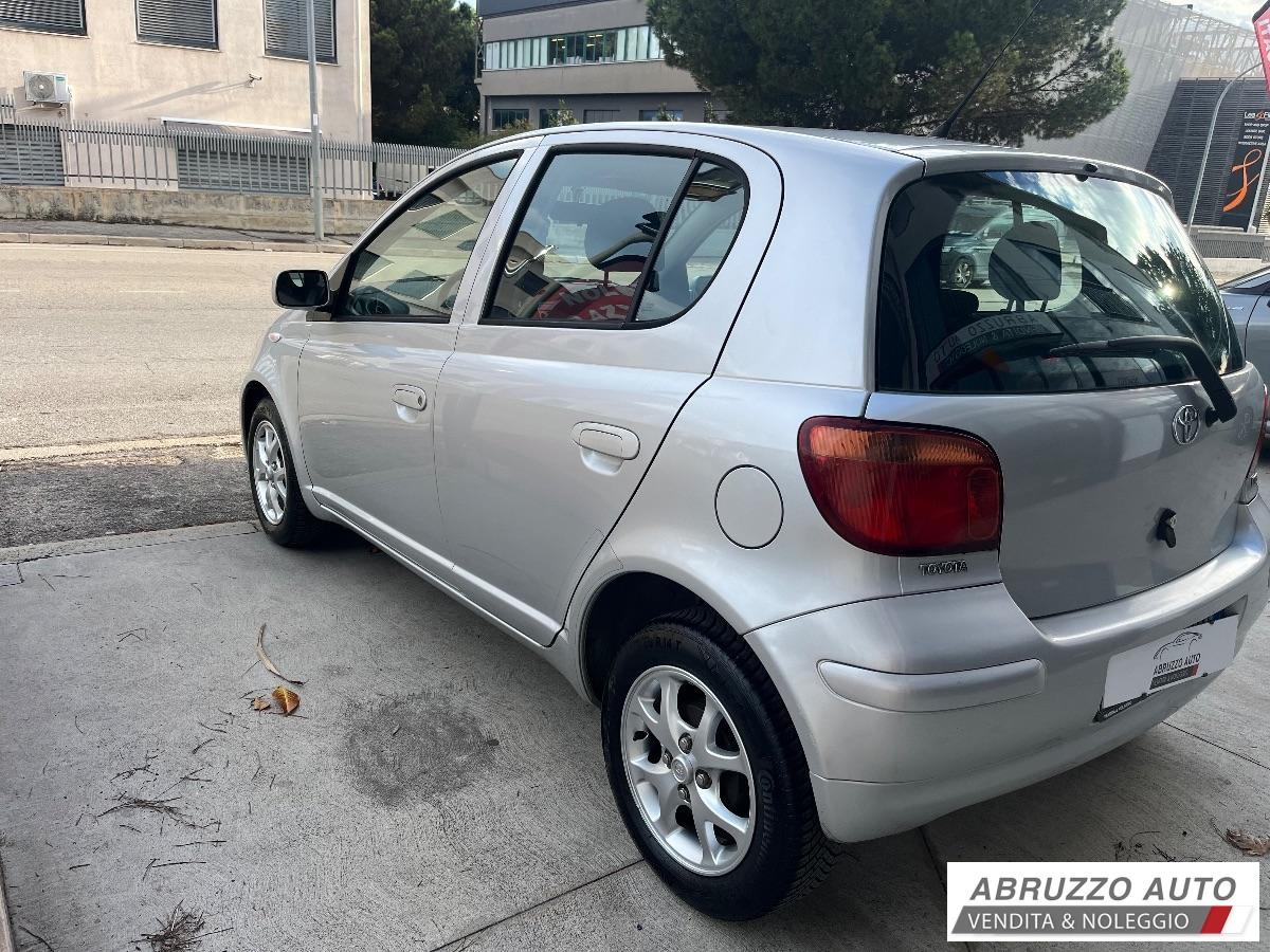 TOYOTA Yaris 1.0 5p. Sol KM 128.000
