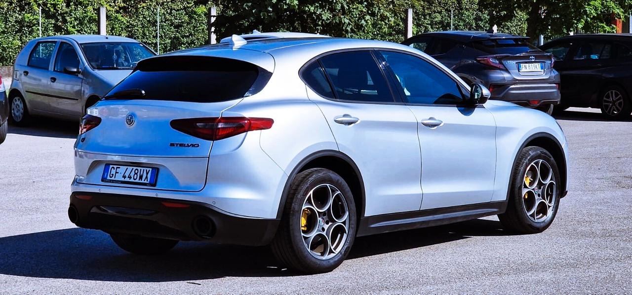 Alfa Romeo Stelvio 2.2 Turbodiesel 190 CV AT8 Q4 Executive