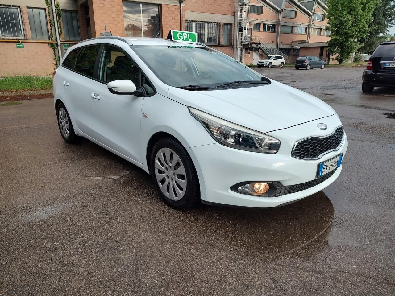 Kia Ceed Sportswagon cee'd 1.4 ECO GPL SW Active, Ok Neopatentati
