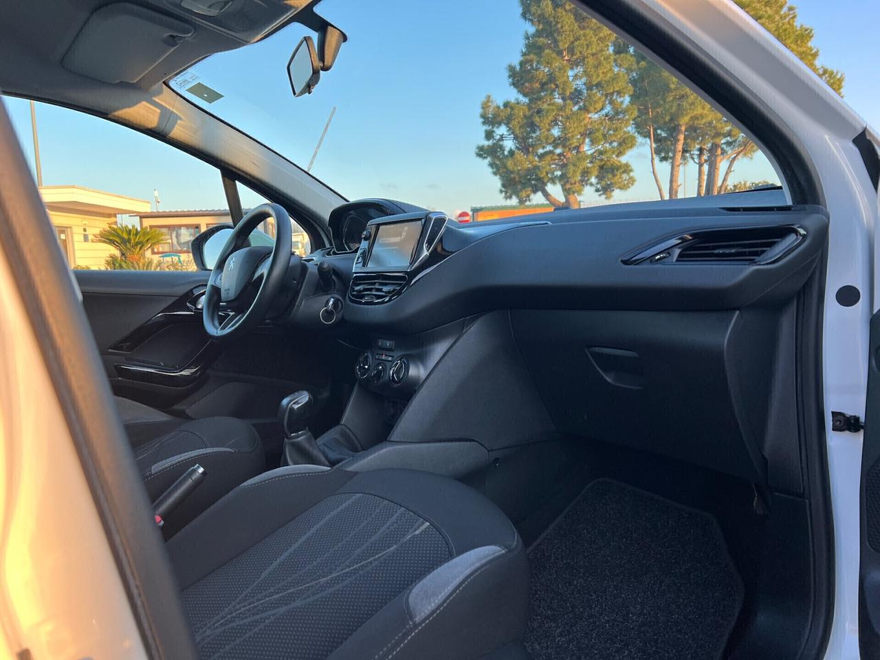 Peugeot 208 1.2 Benzina 82cv 5P. Allure - 2014