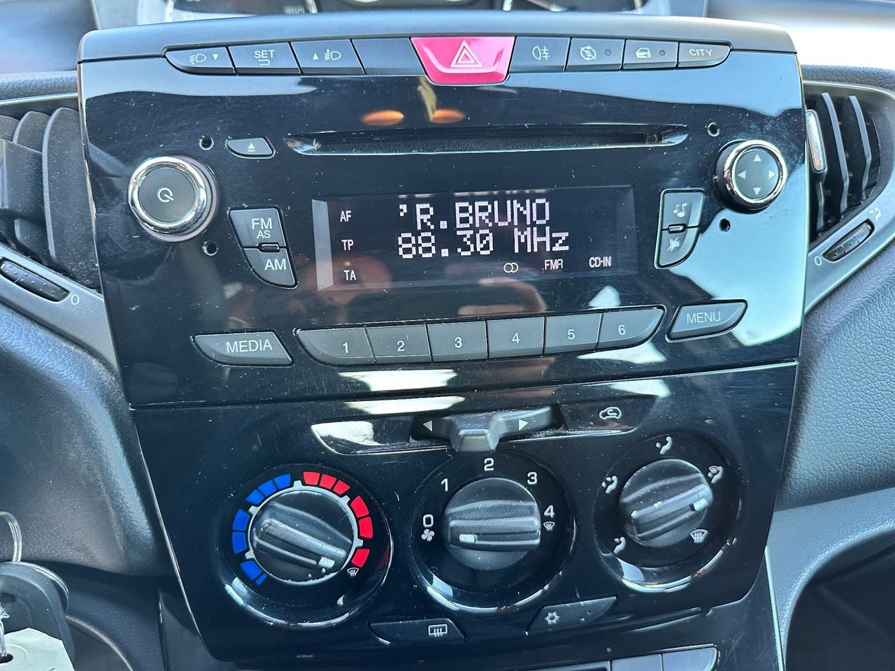 Lancia Ypsilon 1.2 69 CV 5 porte S&S Platinum