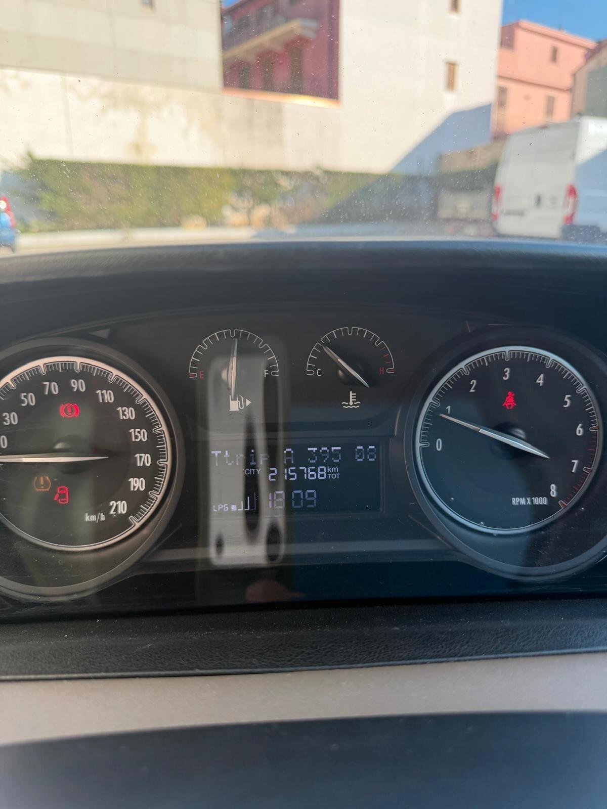 Lancia Ypsilon 1.2 69 CV 5 porte GPL Ecochic Gold