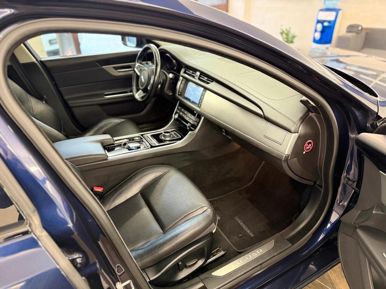 Jaguar XF 2.0 D 240 CV aut. Prestige