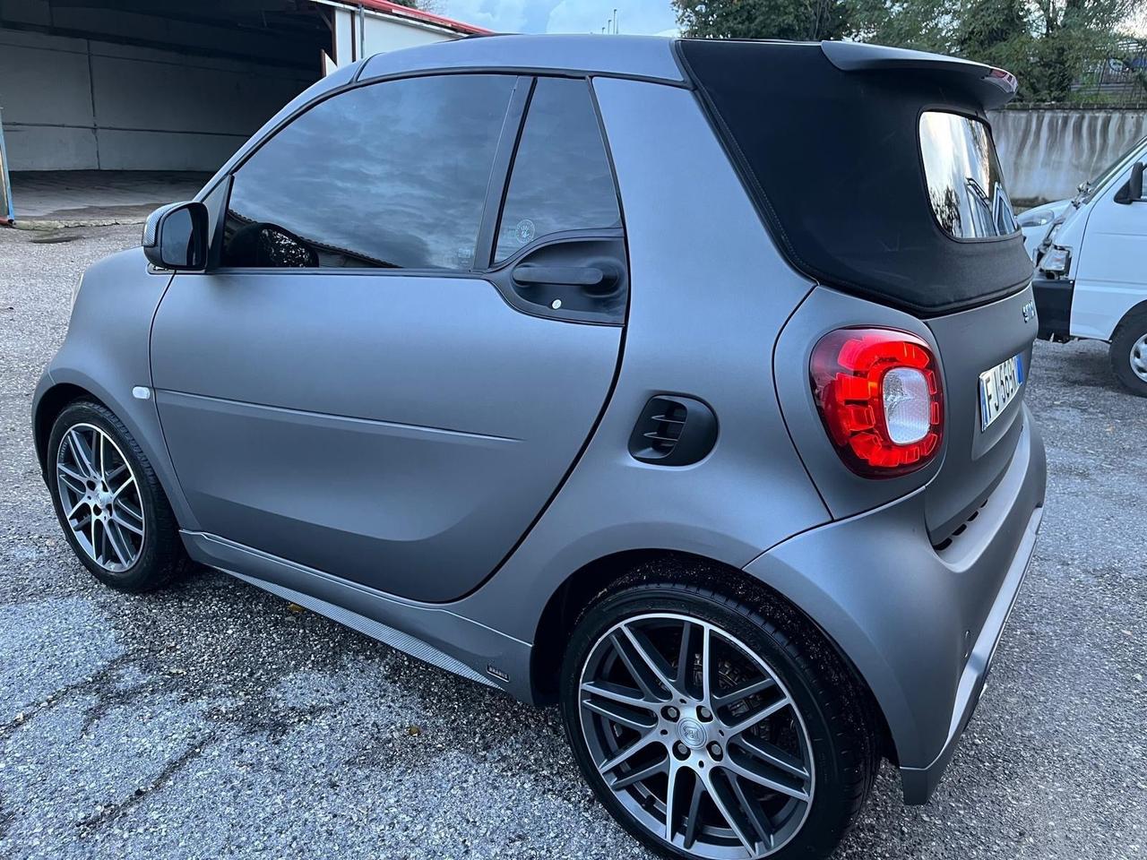 Smart fortwo brabus cabrio/xclu-km 64000-2017