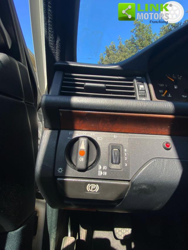 MERCEDES-BENZ 200 E 122 CV Berlina