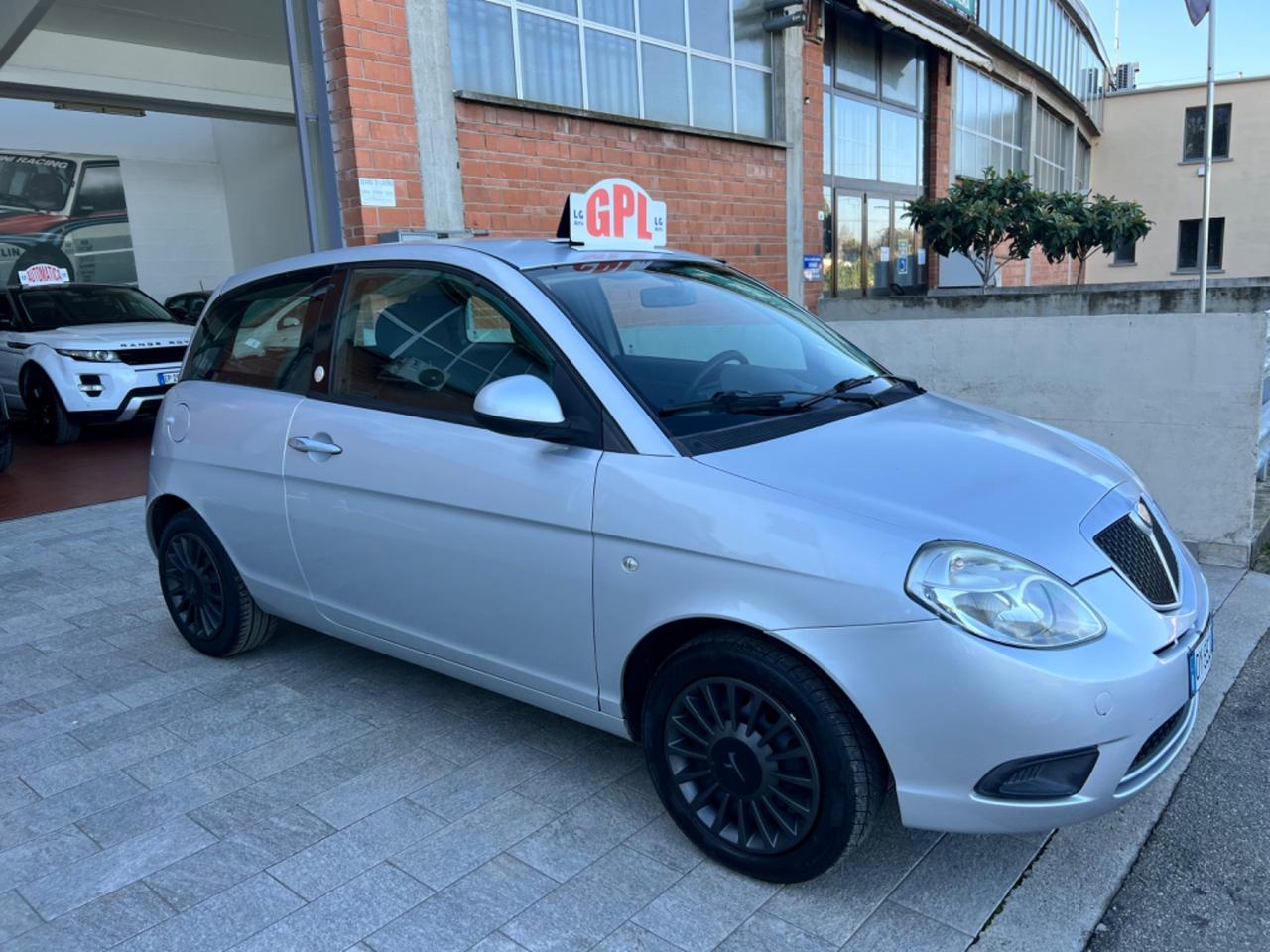 Lancia Ypsilon 1.4 Platino Ecochic GPL