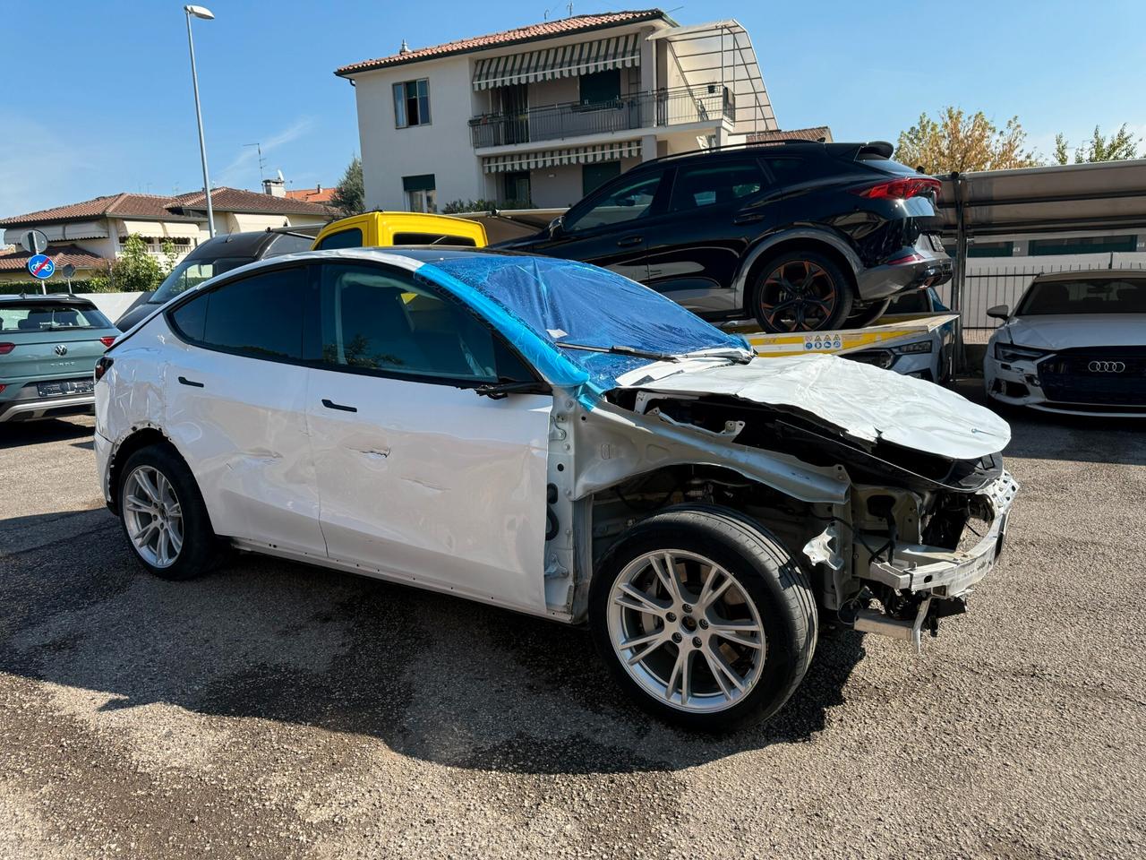 Tesla Model Y Long Range Dual motor ! incidentata